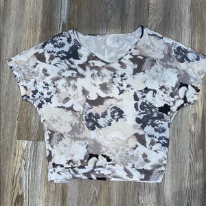 Juicy couture white and gray top w/light shimmer